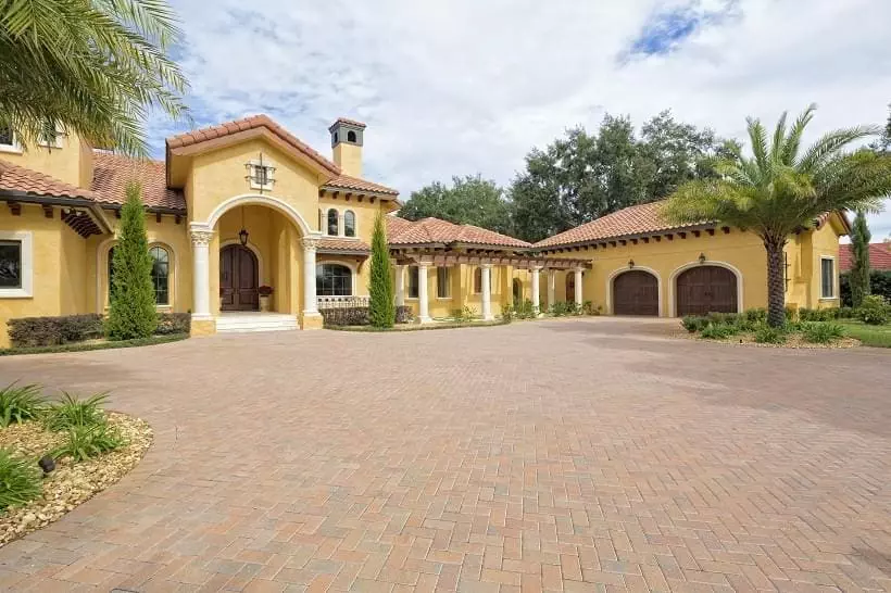 istock-535888861-1_9937415c0b69db428538194525fd6c6c Spanish-style house.
